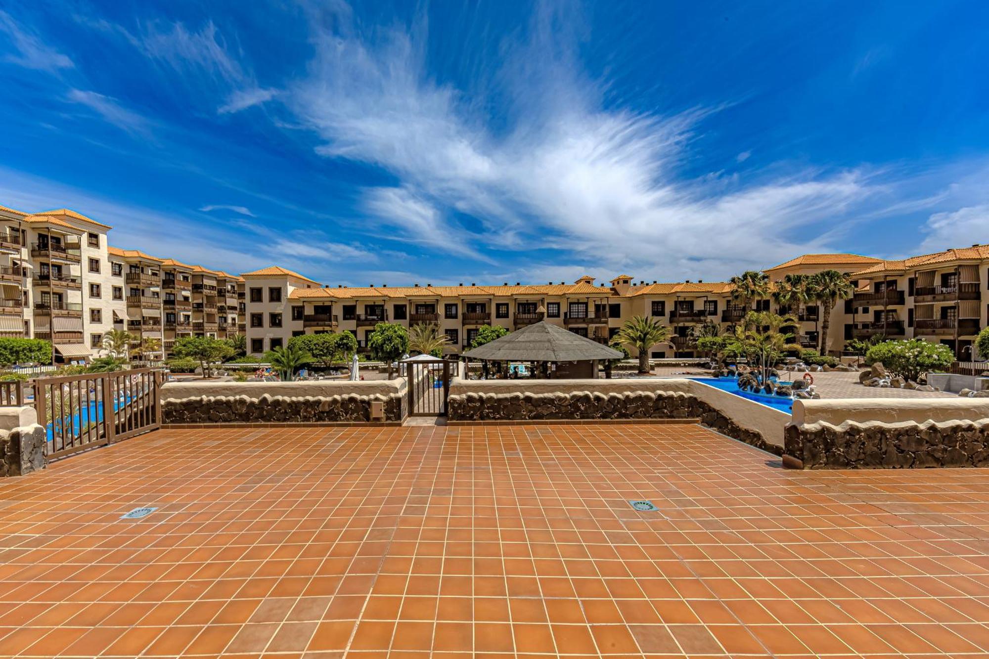 Atlantis 3 One Bedroom, Sea Front, In Complex With Pool Costa Del Silencio Luaran gambar