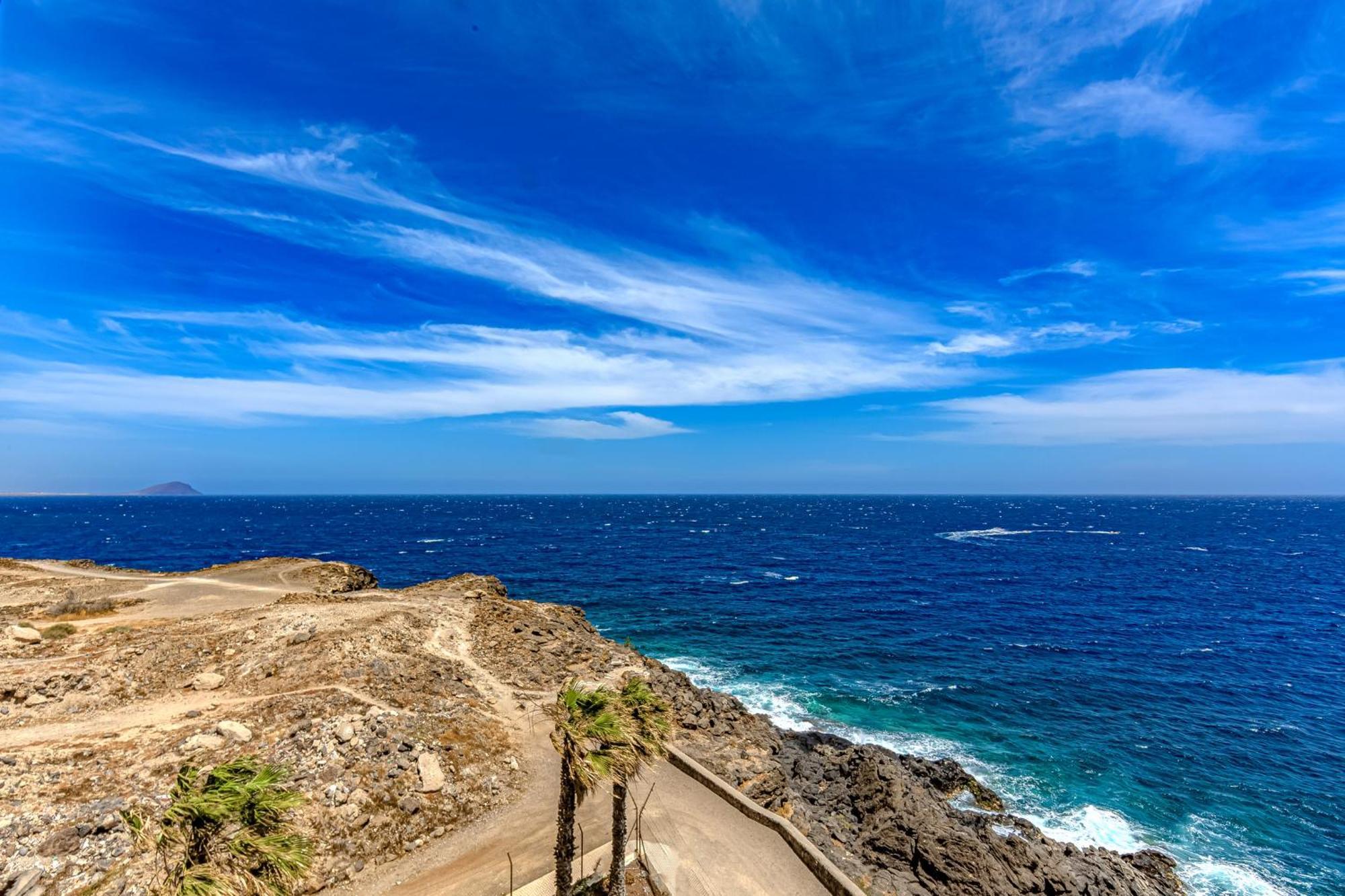 Atlantis 3 One Bedroom, Sea Front, In Complex With Pool Costa Del Silencio Luaran gambar